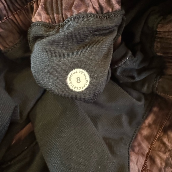 Lululemon Hotty Hot Short - Picture 4 of 5